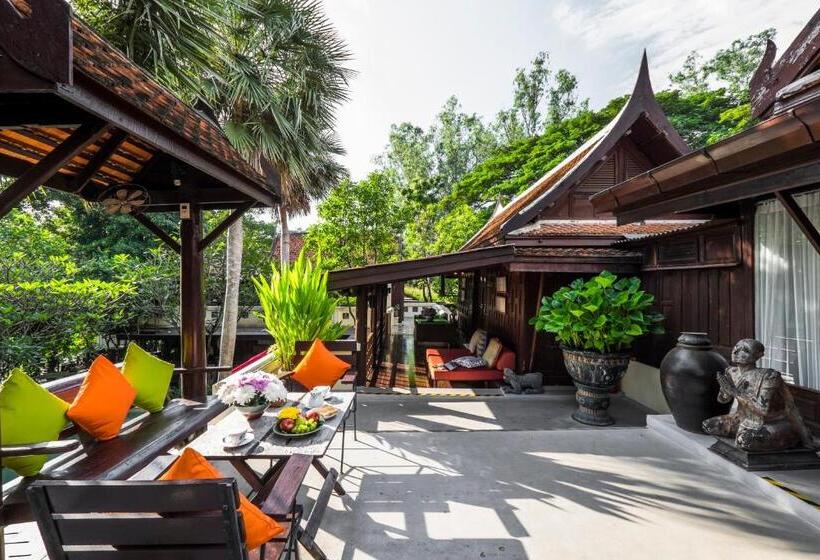 سوئیت 2 خوابه, Zantiis Ndol Villas