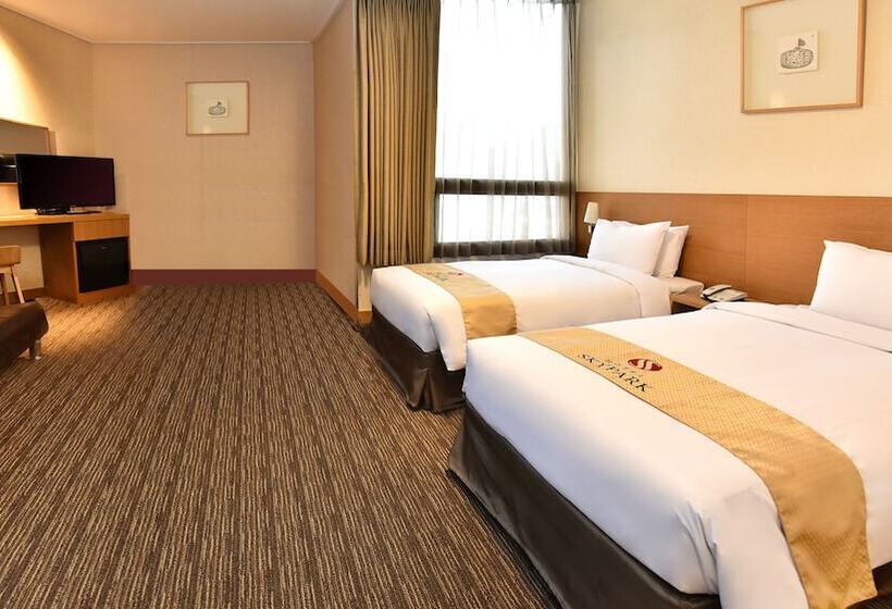 Люкс, Skypark Central Myeongdong