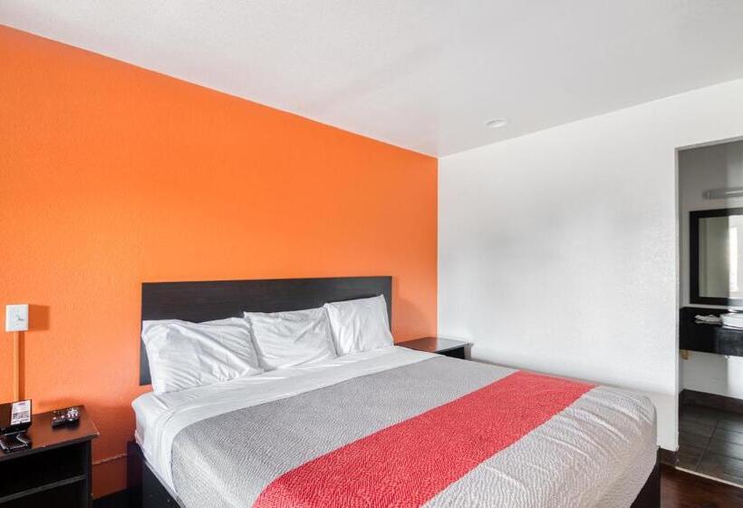 适合残疾人士使用的带超级大床的标准间, OYO Hotel Baton Rouge East I-12