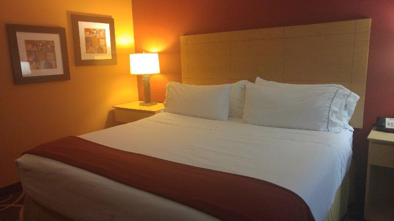 Номер Стандарт, Holiday Inn Express   Cortland, An Ihg