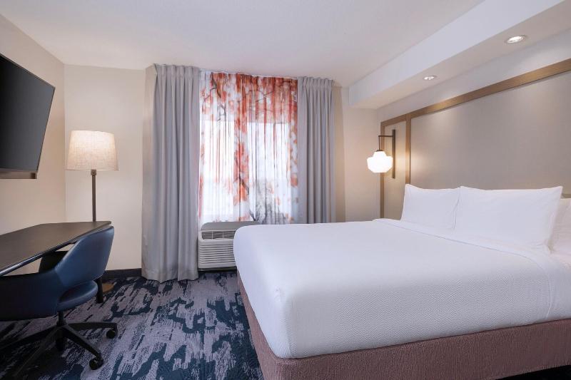 带双人大床的行政管理套房, Fairfield Inn & Suites Denton
