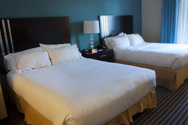 Люкс, Holiday Inn Express & Suites Youngstown West   Austintown By Ihg