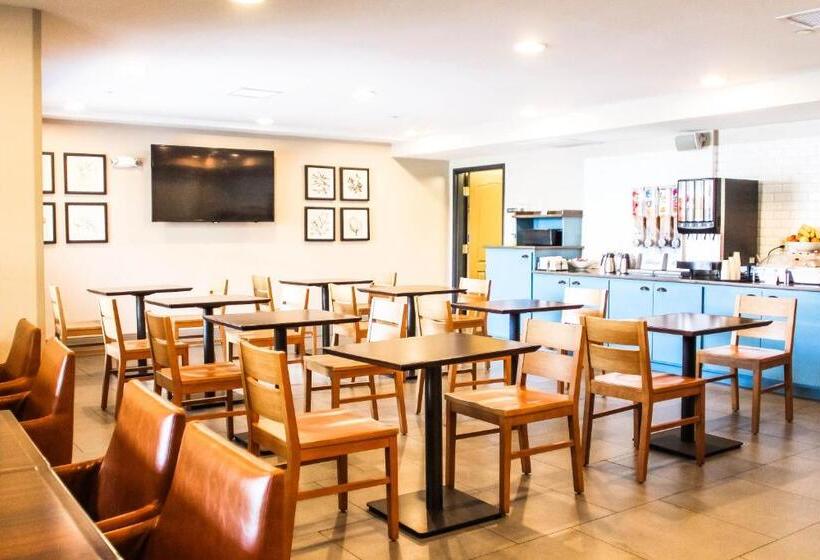 חדר סטנדרט, מיטת קינג, מותאם לאדם עם מוגבלויות, Country Inn & Suites By Radisson, Chester, Va