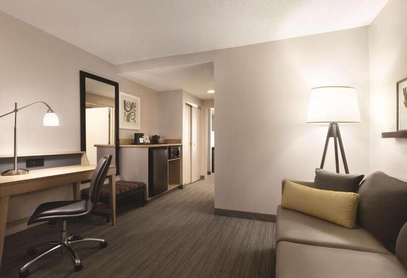 キングサイズベッドのスイートルーム, Country Inn & Suites By Radisson, Washington, D.c. East  Capitol Heights, Md