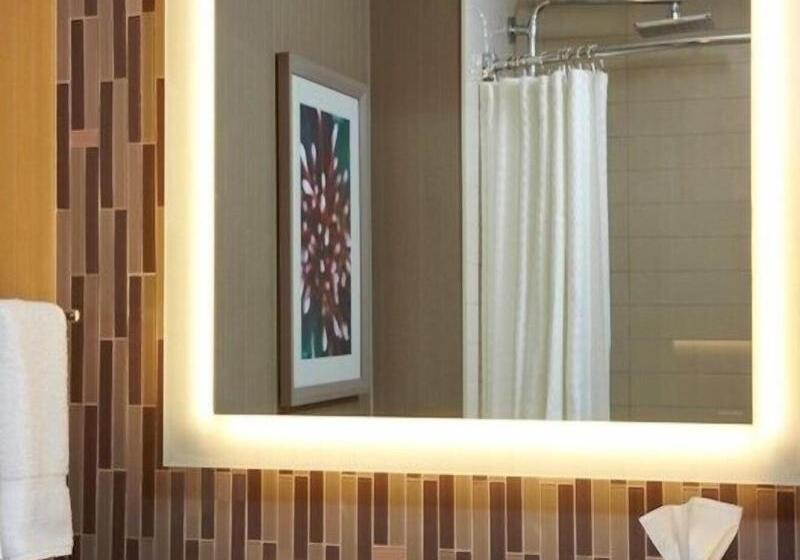 스위트, Hampton Inn & Suites Effingham