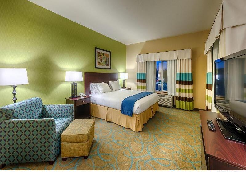 장애인을 위한 스위트, Holiday Inn Express Hotel & Suites Red Bluff South Redding By Ihg