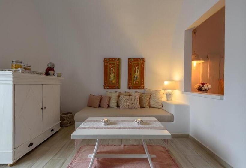 Suite Queen Bed, Senses Boutique