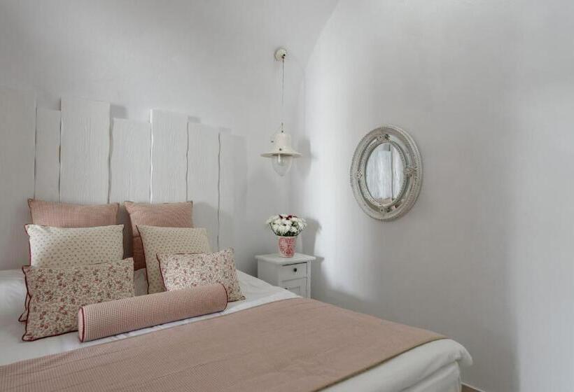 Suite Queen Bed, Senses Boutique