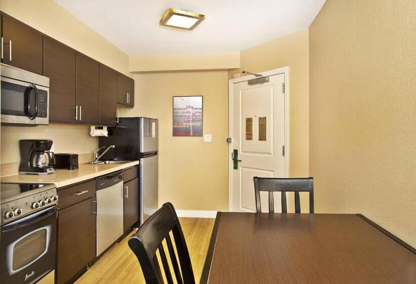 Люкс, Towneplace Suites Republic Airport Long Island Farmingdale