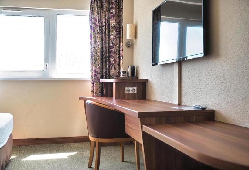 Апартаменты Комфорт 1 Спальня, Kyriad Prestige Mulhouse Basel