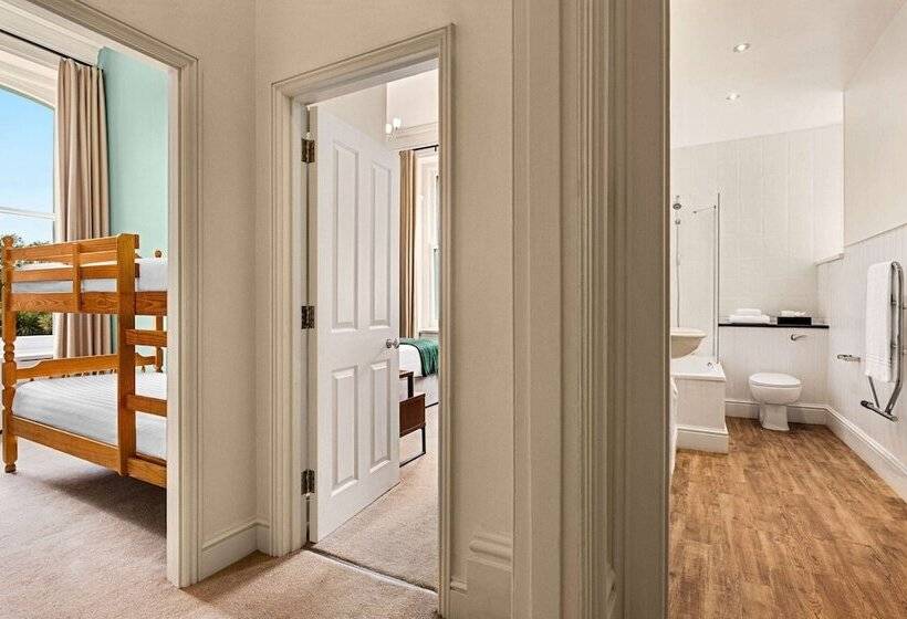 Семейный Номер, Trenython Manor Resort