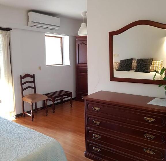 غرفة قياسية مطلّة علي البحيرة, Pensão David, B&b