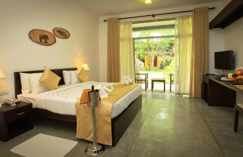 Номер Deluxe, Grand Udawalawe Safari Resort