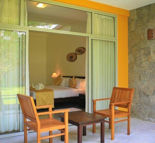 Номер Deluxe, Grand Udawalawe Safari Resort