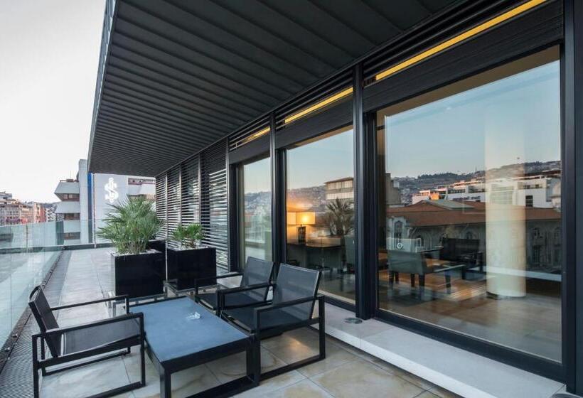 سوییت اجرایی, Key