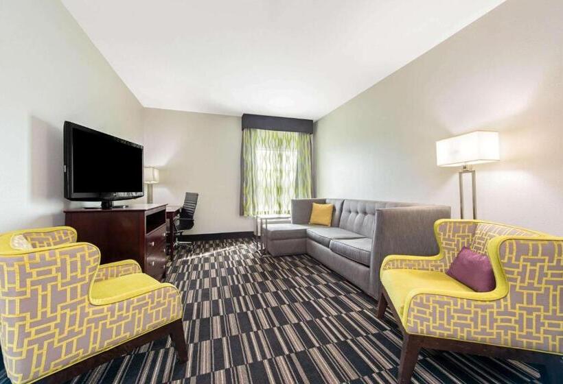 Люкс Deluxe Кровать Кинг, La Quinta By Wyndham Bridge City Orange