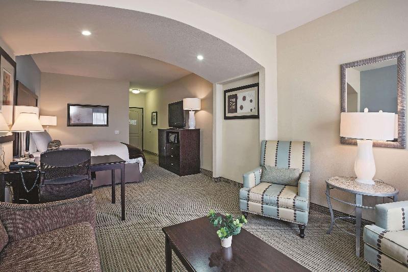 Люкс Повышенной Комфортности, La Quinta Inn & Suites By Wyndham Dfw Airport West  Euless