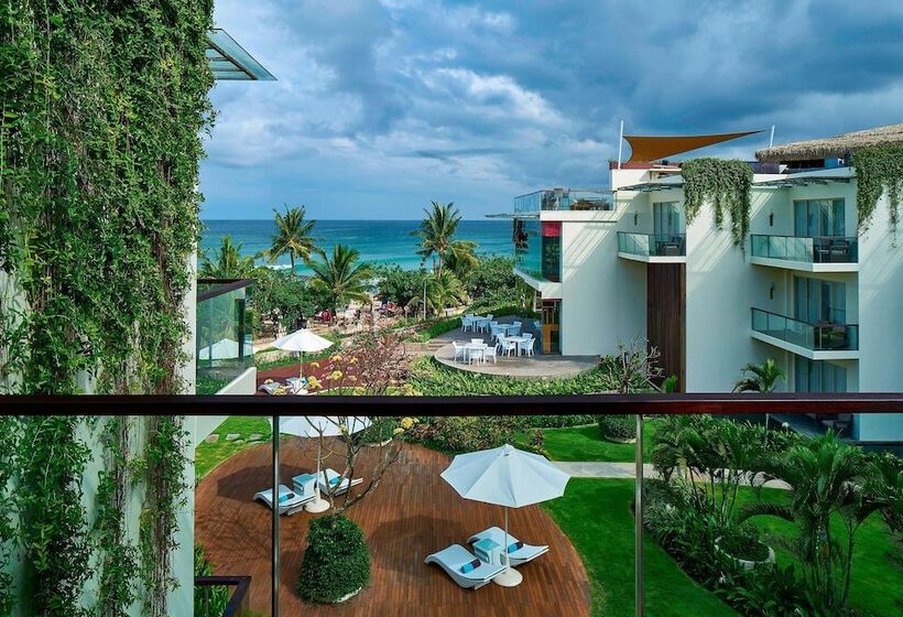 Номер Стандарт Двуспальная Кровать Боковой Вид на Море, Sheraton Bali Kuta Resort
