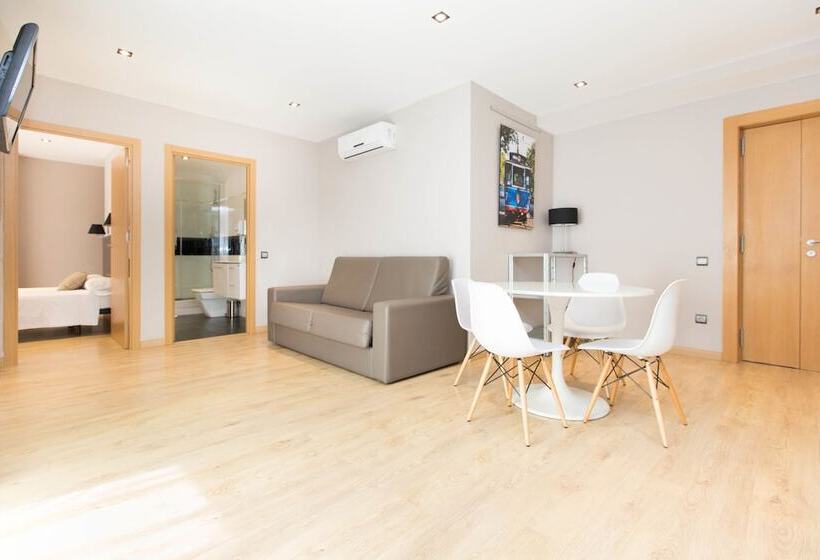 استودیوی استاندارد, Ainb Sagrada Familia Apartments
