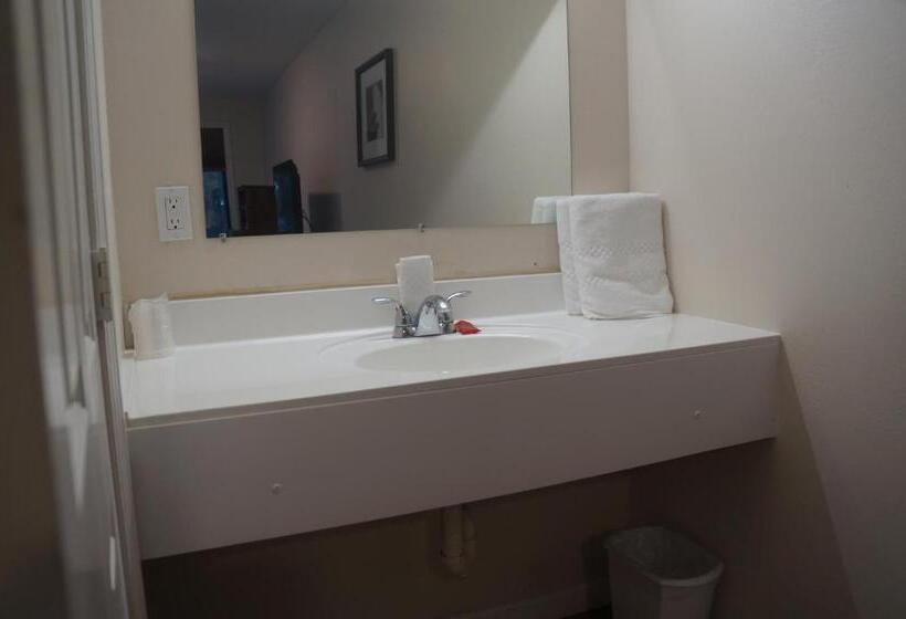 Номер Стандарт, Classic Motor Lodge Providence   West Greenwich