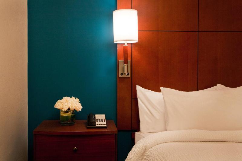 带大床的标准工作室, Residence Inn By Marriott Syracuse Downtown At Armory Square
