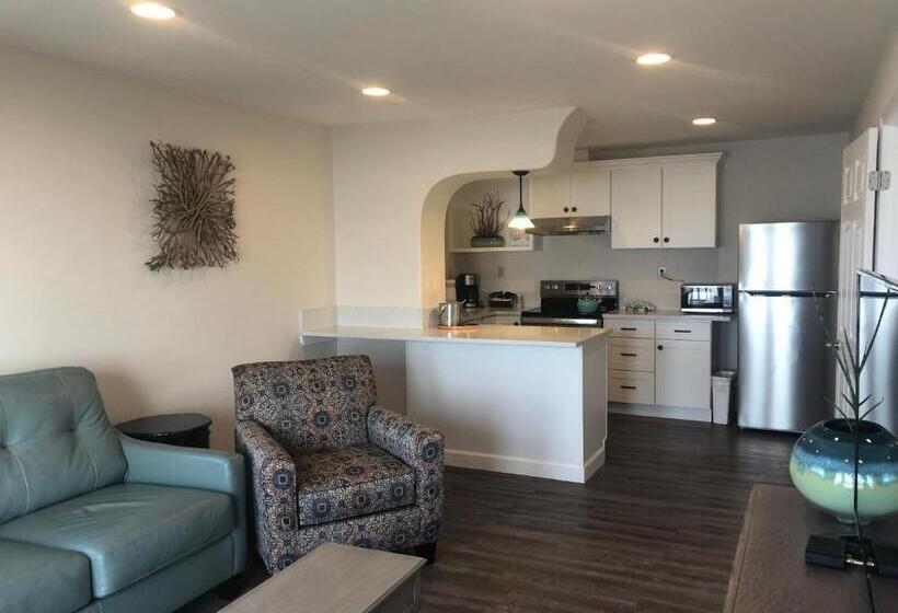 디럭스 스위트 킹 침대, Sailor Jack Oceanfront Motel