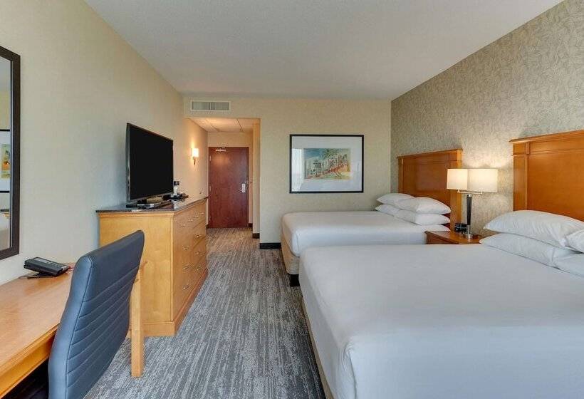 Номер Deluxe, Drury Inn & Suites Orlando Near Universal Orlando Resort