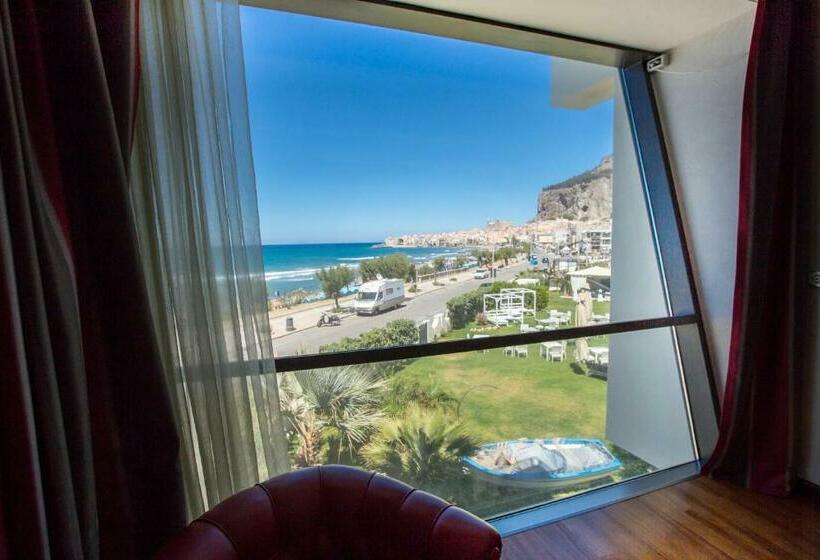 Люкс, Cefalù Sea Palace