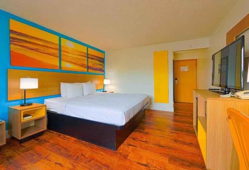 스탠다드 룸 킹사이즈 침대, Coastal Inn By Oyo Lincoln City Oregon Coast Hwy