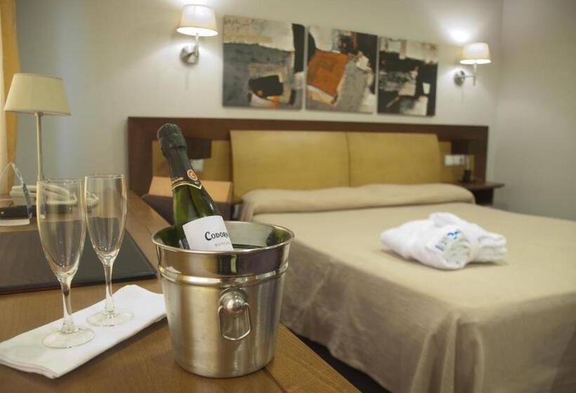 Полулюкс, El Salugral Termal Resort