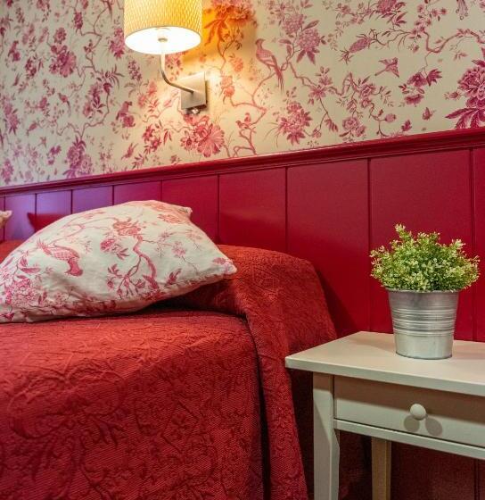 اتاق استاندارد چهار تخته, Hostal Matheu