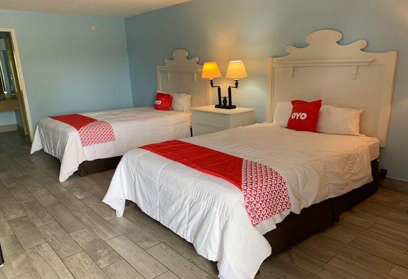 Номер Стандарт 2 Двуспальные Кровати, OYO Hotel Dundee By Crystal Lake
