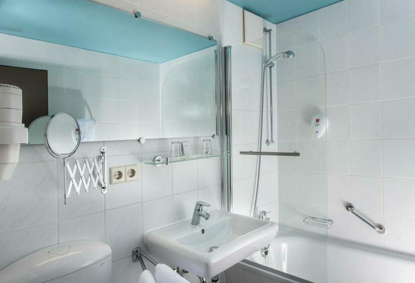 اتاق استاندارد سه نفره, City Hotel Berlin East