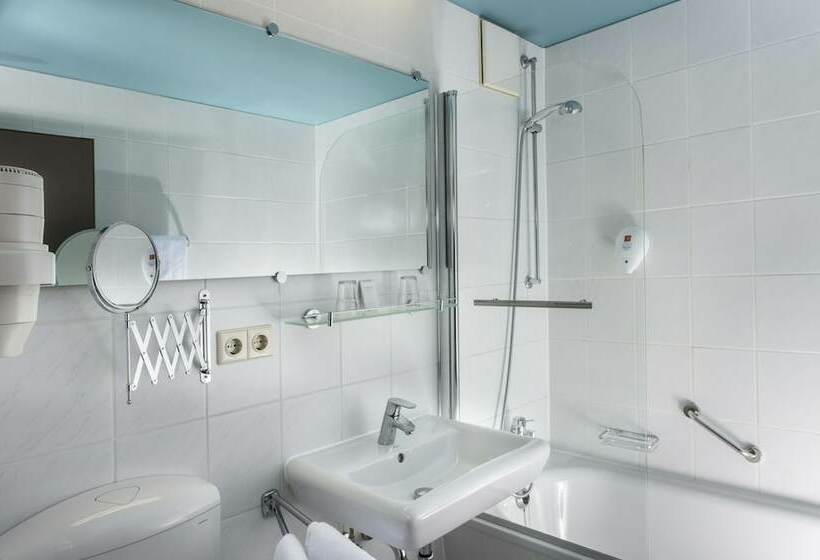 استودیوی استاندارد, City Hotel Berlin East