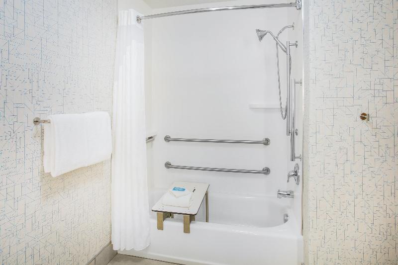 Люкс Кровать Кинг, Holiday Inn Express Hotel & Suites Cedar City, An Ihg