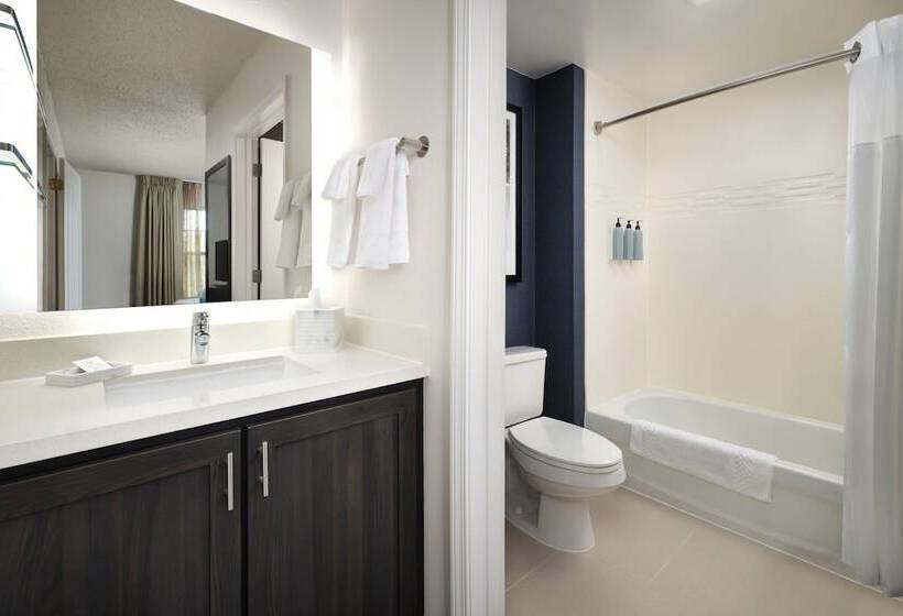 Люкс 2 Спальни, Residence Inn Mount Olive At International Trade Center