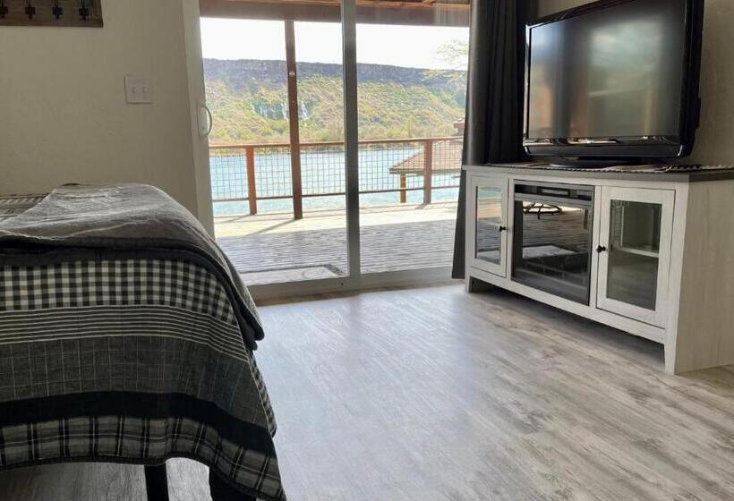 豪华房间, 1,000 Springs Riverhouse