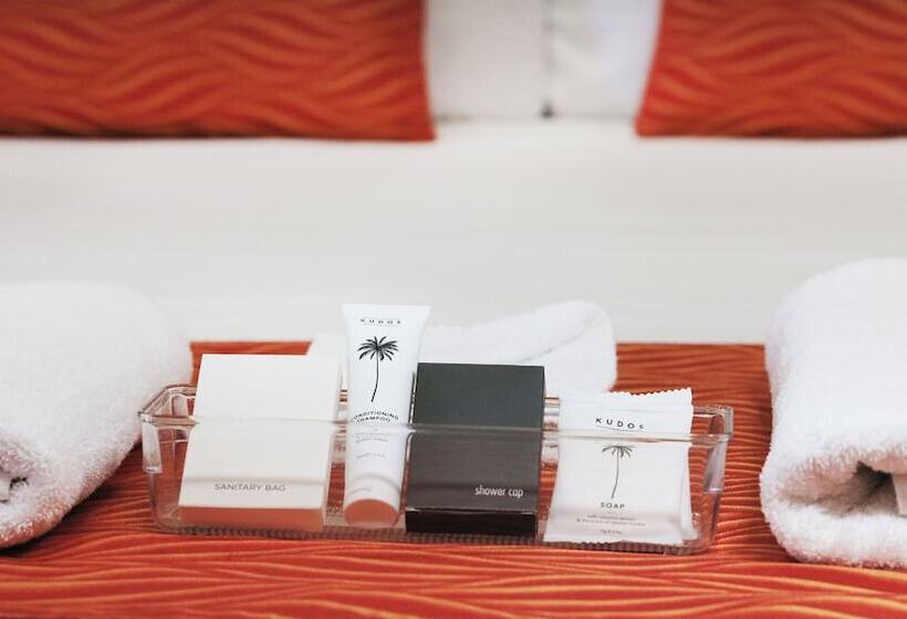 Номер Deluxe, Breakout Motor Inn