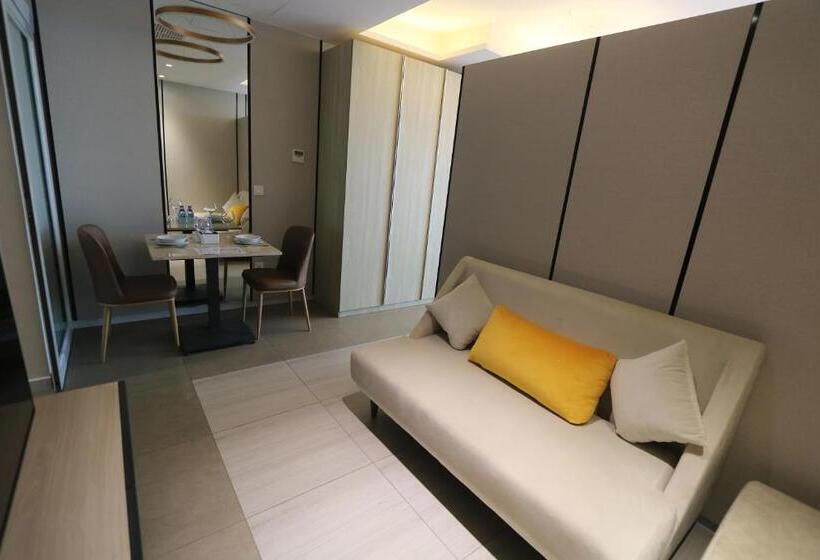 اتاق لوکس, The Penthouse Residence