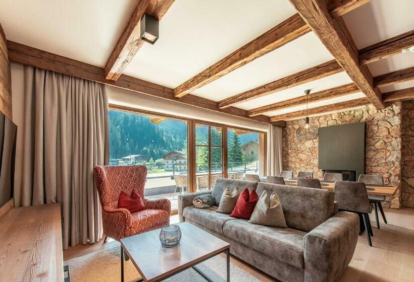 آپارتمان 1 خوابه با تراس, Natursinn Mountainchalets