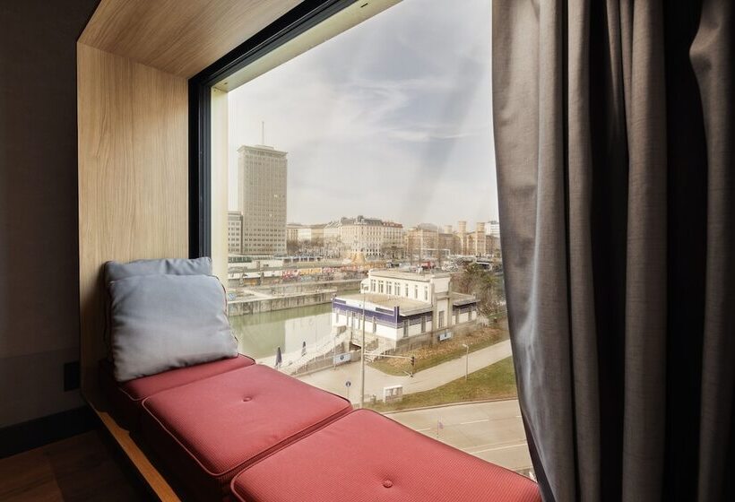 带城市景观的标准间, Radisson Red Hotel, Vienna