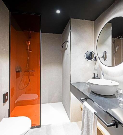 家庭间, Radisson Red Hotel, Vienna