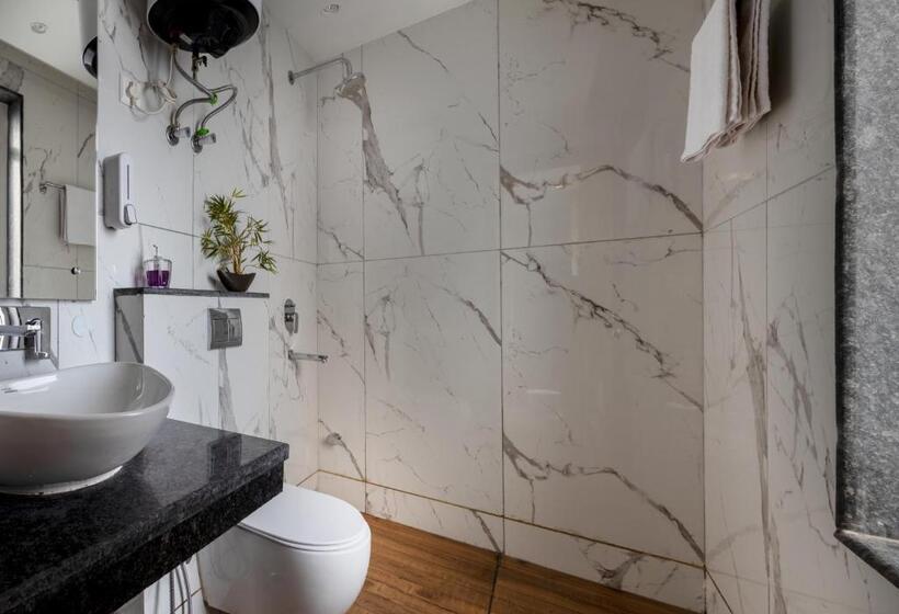 استودیوی استاندارد, Perch Service Apartment Mg Road