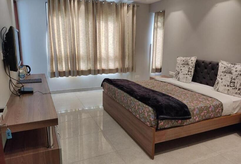 استودیوی استاندارد, Perch Service Apartment Mg Road