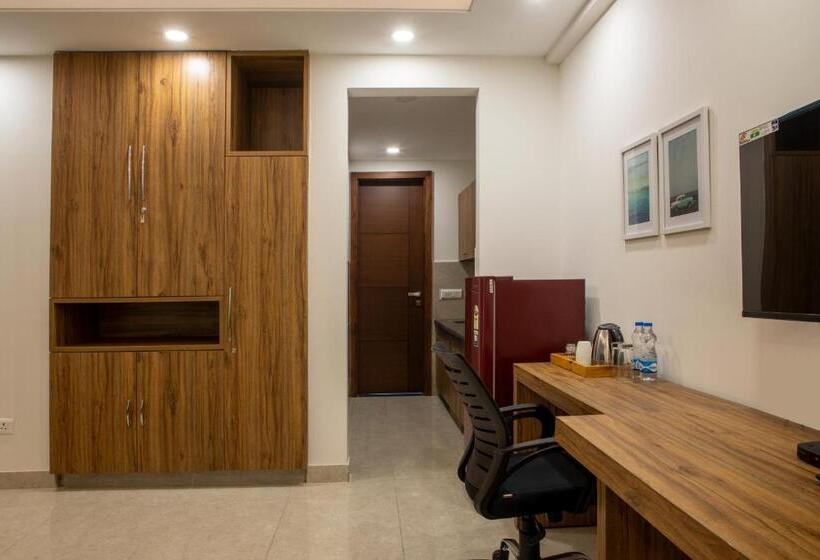 استودیو خانوادگی, Perch Service Apartment Mg Road
