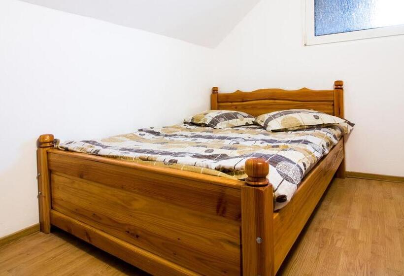 اتاق استاندارد چهار تخته, Casa De Vacanta Jeny