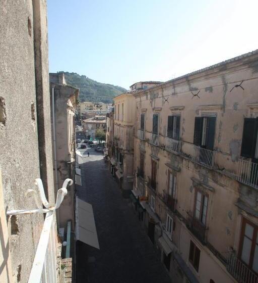 آپارتمان 2 خوابه با چشم‌انداز دریا, Al Vecchio Castello