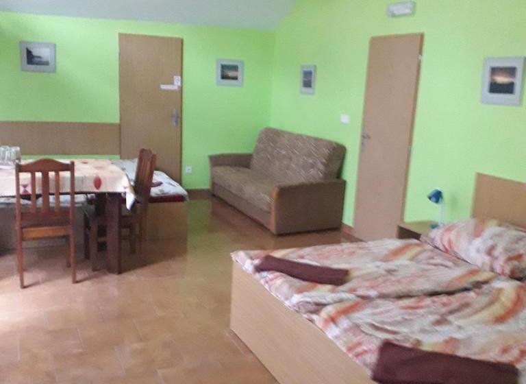 Четырехместный Номер Стандарт, Penzion   Restaurace Na Výšince