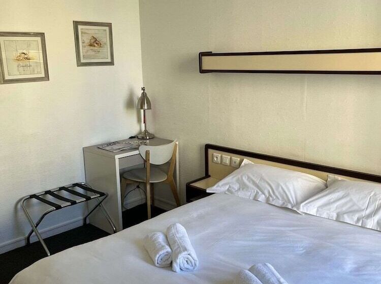 Номер Стандарт, Brit Hotel Des Grands Hommes   Bordeaux Centre
