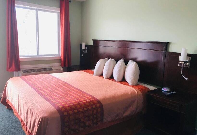 带按摩浴盆的套房, Perth Plaza Inn & Suites